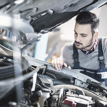 Auto Service center in Gonzales| Auto repair services including oil change shop, brake repairs, AC check and tire services in Gonzales, and nearby areas of Louisiana