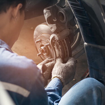 Auto Service center in Gonzales| Auto repair services including oil change shop, brake repairs, AC check and tire services in Gonzales, and nearby areas of Louisiana